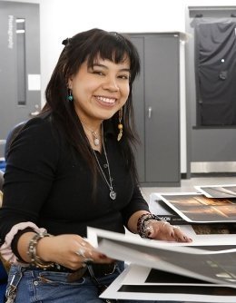 Simone Emerich with photographs